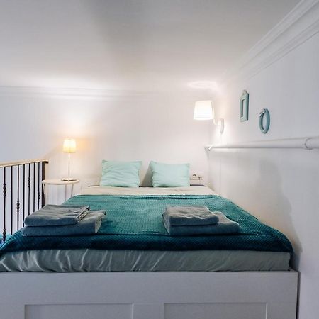 Ombre Apartment With Parking Option Budapest Eksteriør billede