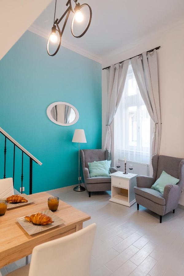Ombre Apartment With Parking Option Budapest Eksteriør billede